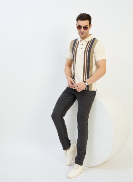 MEN CREAM VERTICAL STRIP TSHIRT